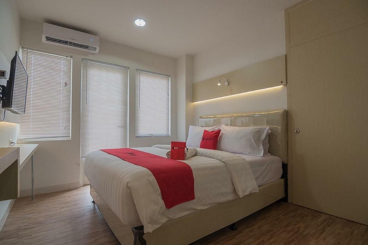 Reddoorz Apartment @ Sentul Tower Богор Экстерьер фото
