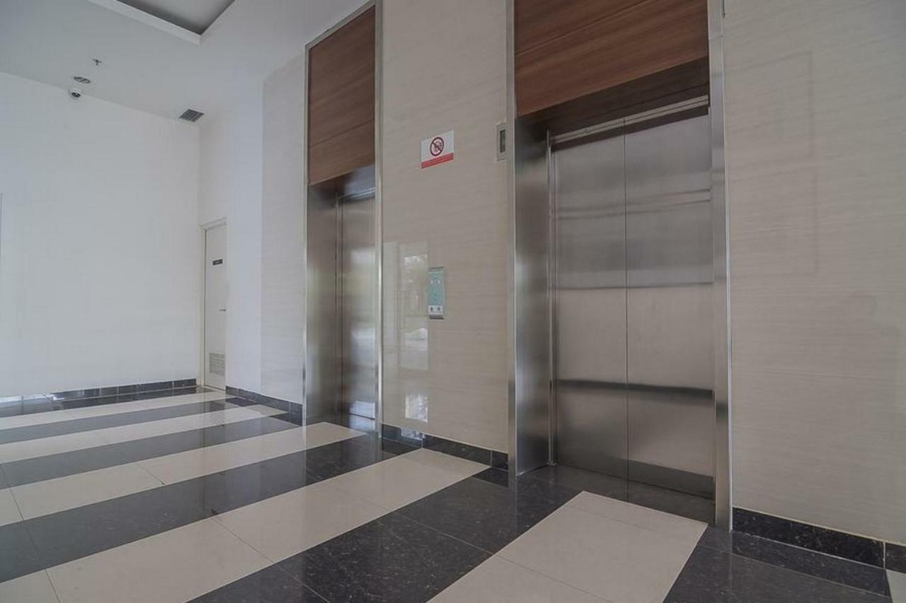 Reddoorz Apartment @ Sentul Tower Богор Экстерьер фото